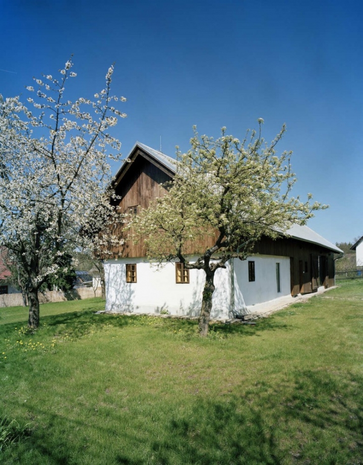 OV-a_cottage_in_tupadly_03