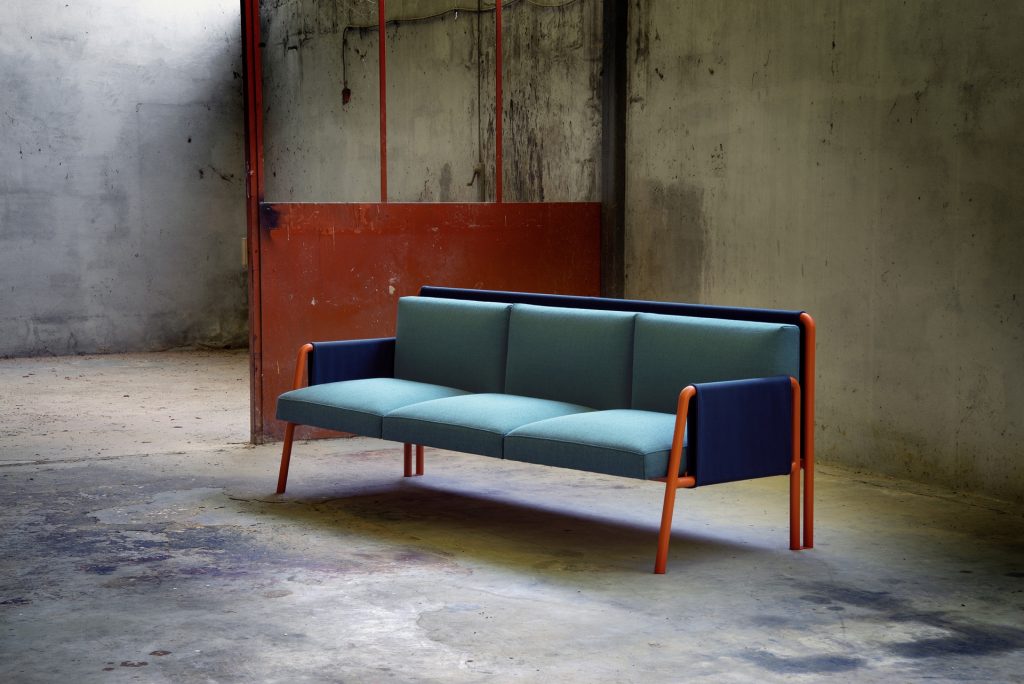 Адреналина претставува SWING колекција на софи и фотелји од дизајнот Дебонадемео