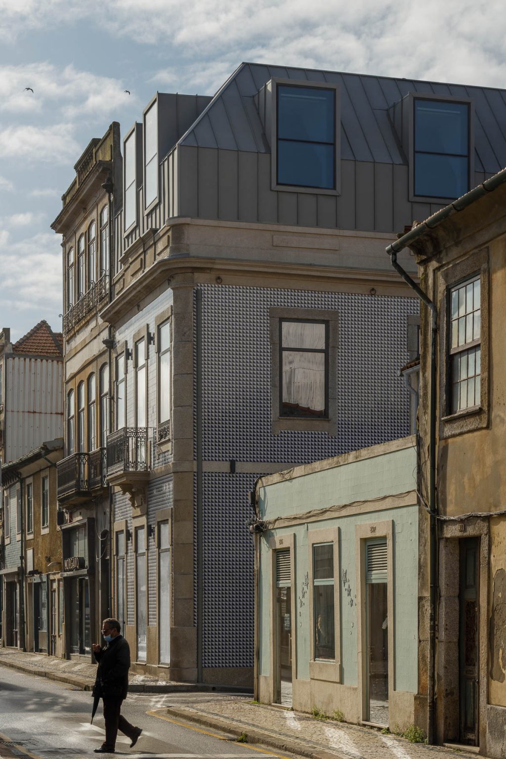 Pengubahsuaian bangunan bersejarah di Foz, Porto - As Arquitectos